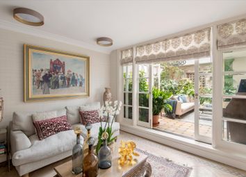 Thumbnail Flat for sale in Mount Row, Mayfair, London