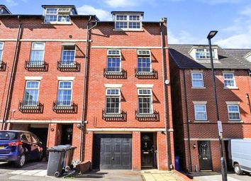 Thumbnail Town house for sale in Midhill Crescent, Sheffield