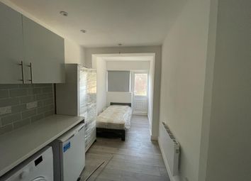 Thumbnail Studio to rent in The Circle, London