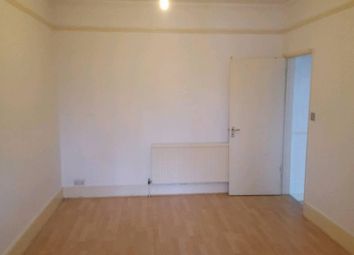 2 Bedrooms Flat to rent in Melfort Road, Thornton Heath CR7
