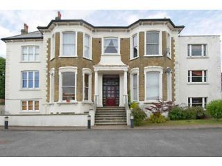2 Bedrooms Flat to rent in Leigham Court Rd SW16, Streatham,