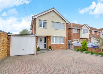 3 Bedrooms Detached house for sale in Rushbottom Lane, Benfleet SS7