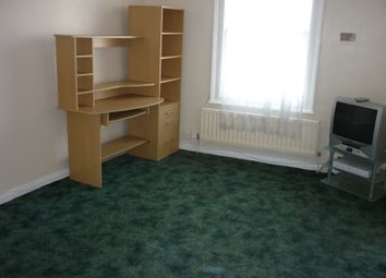 Thumbnail Flat to rent in Courthill Road, Lewisham