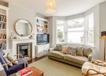 2 Bedrooms Flat to rent in Radbourne Road, London SW12