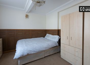 2 Bedrooms Flat to rent in Noel Road, London W3