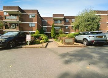 Thumbnail 2 bed flat to rent in Ray Mead Road, Maidenhead