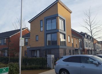 Thumbnail 4 Bedroom Detached House To Rent In Greenham Avenue Reading Thumbnail 4 Bedroom Detached House To Rent In Greenham Avenue Reading