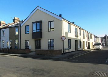 Property For In Queens Road Gosport Po12 Properties Thumbnail 2 Bed Terraced House For In Queens Road Gosport Hampshire