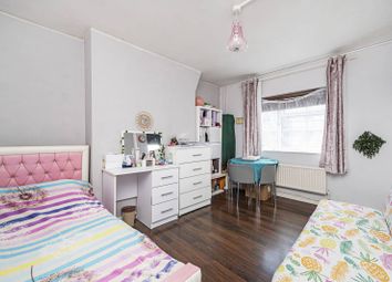 Thumbnail 1 bedroom flat for sale in Tarling Street, Tower Hamlets, London