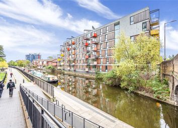 1 Bedrooms Flat for sale in Adelaide Wharf, Queensbridge Road, London E2