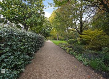 Hyde Park Gardens, London, Hyde Park W2