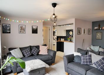 Thumbnail Flat for sale in Kingfisher Court, Calne