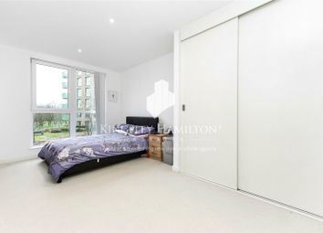 3 Bedrooms Flat to rent in Grayston House, Kidbrooke Village SE3