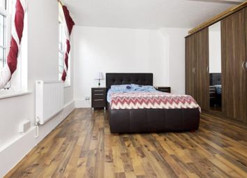 Thumbnail Flat for sale in Old Street, London