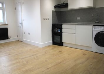 Thumbnail Studio to rent in Villiers Road, London