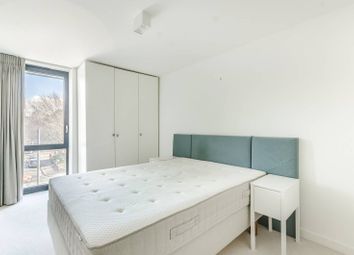 1 Bedrooms Flat to rent in Bloemfontein Road, Shepherd's Bush, London W12
