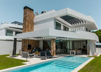Thumbnail Villa for sale in San Pedro De Alcantara, Costa Del Sol, Andalusia, Spain