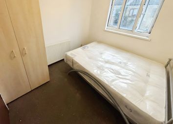 Thumbnail Room to rent in Chesterton Road, London