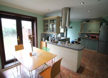 3 Bedrooms Terraced house for sale in Murray Square, London E16