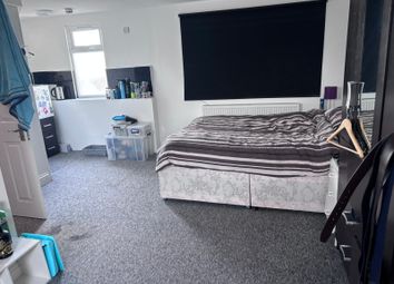 Thumbnail Room to rent in Cheyneys Avenue, Edgware, Greater London