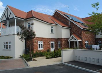 Thumbnail 2 bed flat to rent in Nelson Road, Leigh-On-Sea