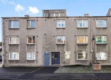 Thumbnail 1 bed flat for sale in 31/2 Newhaven Main Street, Edinburgh