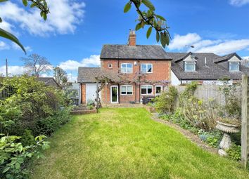 Thumbnail Cottage for sale in Risborough Road, Stoke Mandeville, Aylesbury