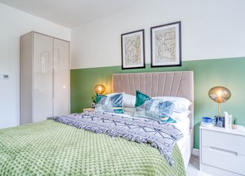 Thumbnail 2 bedroom flat for sale in Holcombe Court, London