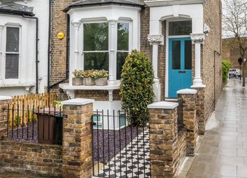 3 bed flat for sale in Brooke Road, London N16