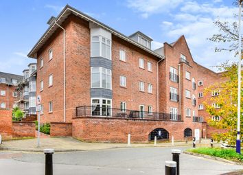 Thumbnail Flat to rent in Station Road, Wilmslow, Cheshire