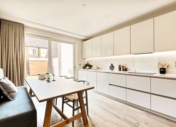 Thumbnail 4 bedroom town house for sale in 21 Sparsholt Road, Islington
