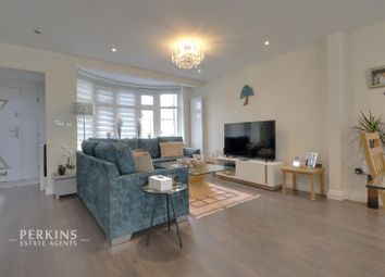 Greenford - Semi-detached house to rent          ...