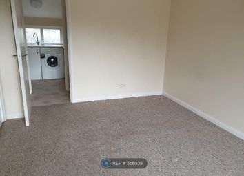1 Bedrooms Flat to rent in Osney Close, Crawley RH11