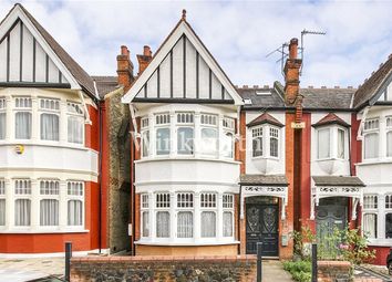 4 bed flat for sale in Lakeside Road, London N13