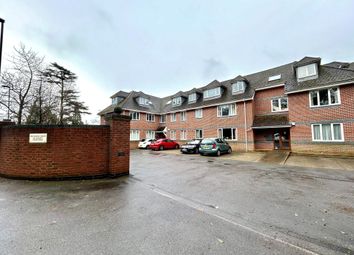 Thumbnail 2 bed flat for sale in Bassett Green Road, Southampton
