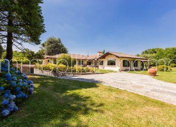 Thumbnail 6 bed villa for sale in Villa Guardia Como, Lombardy, Italy