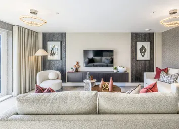3 Bedroom Apartment | Living Room