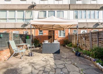 Thumbnail Town house for sale in Mangold Way, Erith, Kent