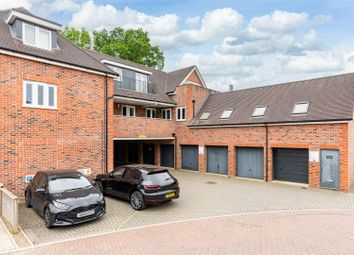 Thumbnail Flat for sale in Green Close, Brookmans Park, Hatfield