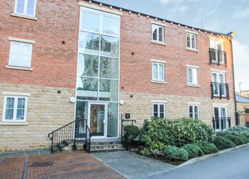 2 Bedrooms Flat for sale in Eyres Mill Side, Armley, Leeds LS12