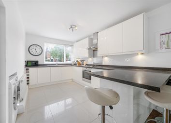 Thumbnail 2 bedroom flat to rent in Chestnut Road, London
