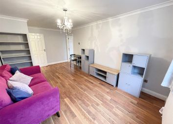 Thumbnail Flat to rent in Stanley Road, Carshalton