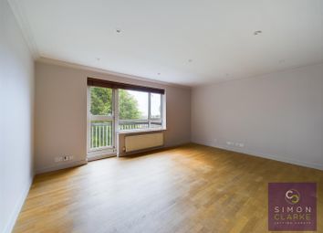 Thumbnail 2 bed flat to rent in Lyonsdown Road, New Barnet