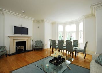 3 Bedrooms Flat to rent in Kensington Court, Kensington W8