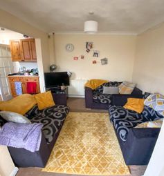 Thumbnail Room to rent in Queens Avenue, Canterbury, Kent