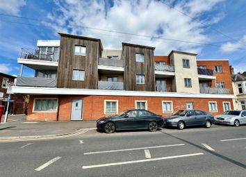 Thumbnail Flat to rent in West Road, Westcliff-On-Sea