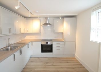 3 Bedrooms Flat to rent in Barnard Close, London SE18