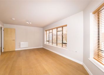 2 Bedrooms Flat to rent in Holloway Road, London N7