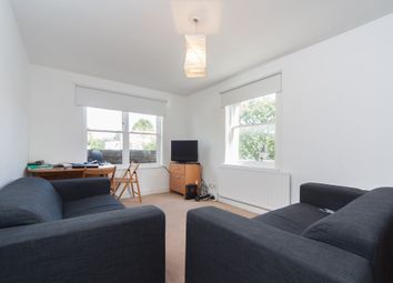 2 Bedrooms Flat to rent in Liston Road, London SW4