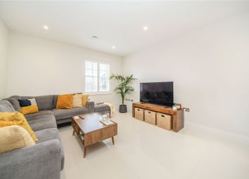 Thumbnail 2 bed flat to rent in Clapham Road, London